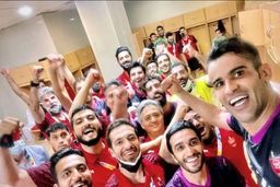 حال و هوای رختکن پرسپولیس پس از صعود+عکس لو رفته 