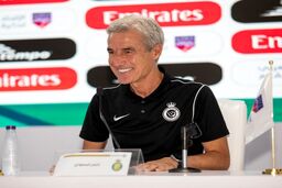 سرمربی النصر:پرسپولیس می‌خواهد بلیت صعود را قطعی کتد