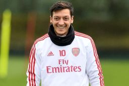 اوزیل با آرسنال تمدید نمی‌کند

