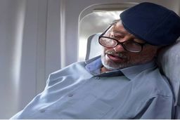 گردش عجیب علیرضا خمسه در بازار کرونایی