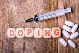 محرومیت 4 ساله یک فوتبالیست بدلیل دوپینگ + جزئیات
