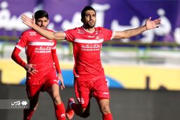 تصاویر صعود پرسپولیس با غلبه بر ذوب آهن