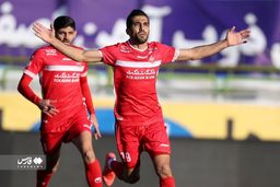 تصاویر صعود پرسپولیس با غلبه بر ذوب آهن