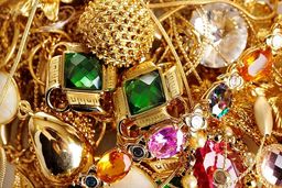 قیمت طلا، دلار و سکه امروز ۲۳ خرداد 1402 | طلا و سکه بالا کشید | دلار ریخت