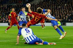 سرقت مشکوک از سردار آزمون در انگلیس