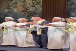 (ویدئو) رقص‌ عربی رئیس فیفا در عربستان