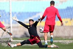 پرسپولیس دروازه بان نیاز ندارد