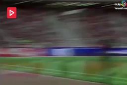 کل‌کل عادل فردوسی پور با شیرینی سرپرست وقت پرسپولیس