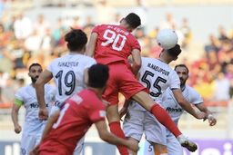 لیگ برتر فوتبال با تأخیر آغاز می‌شود
