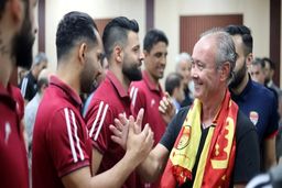 چالش ادامه دار فولاد و منصوریان