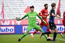 دروازه‌بان فرانسوی جای علیرضا بیراوند را گرفت! + عکس