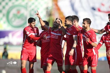  صعود پرسپولیس با غلبه بر ذوب آهن