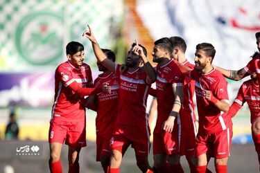  صعود پرسپولیس با غلبه بر ذوب آهن