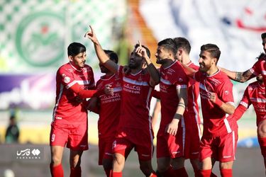  صعود پرسپولیس با غلبه بر ذوب آهن