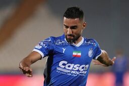 مهاجم استقلال آمد و در تمرینات حاضر شد