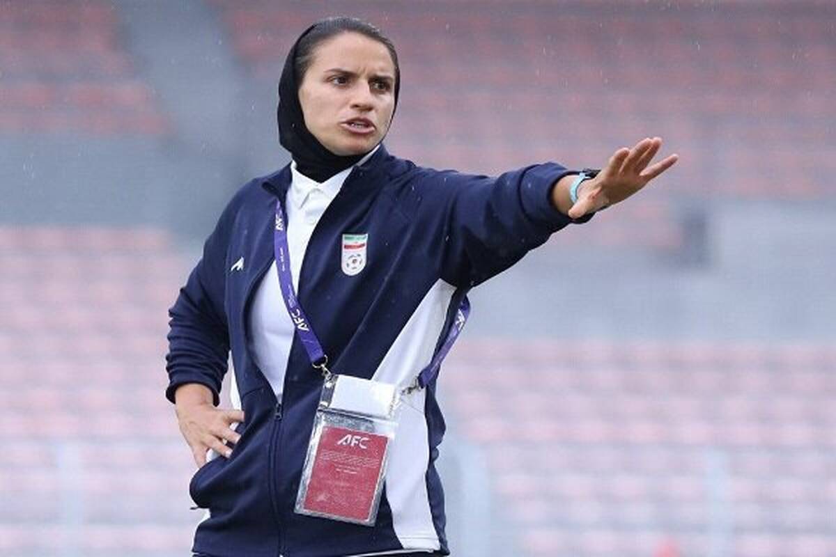 نیلوفر اردلان سرمربی تیم فوتبال زنان پرسپولیس شد
