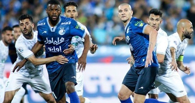 تصاویر مهمانی ویژه برای خارجی‌های استقلال به مناسب سال نو 