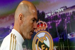 زیزو:در این فصل سختی‌های عجیبی داشتیم اما من به این تیم افتخار می‌کنم