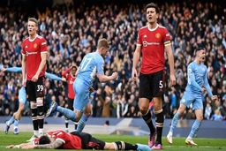 حمله به شیاطین سرخ:شما شرم آورید