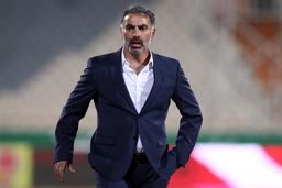 چرا سرمربی استقلال در نشست خبری عصبانی شد؟