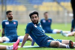 پشت پرده مذاکرات استقلال با هافبک پرسپولیس/ پیشنهاد قرارداد علی کریمی به سیامک نعمتی

