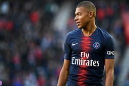 عکس تغییر چهره جالب و خوشحالی گل بامزه کیلیان ام باپه!