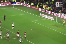 گلزنی رونی برای دربی کانتی از روی نقطه پنالتی
