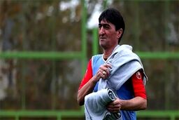 مهاجم نابغه و پیشکسوت پرسپولیس در بیمارستان بستری شد