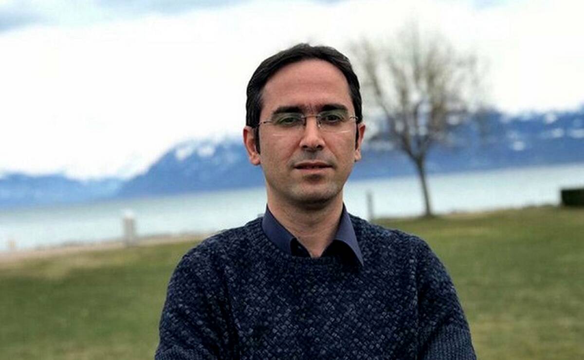 خطیر: آقای زنوزی! فکر کردی چون پول داری می‌توانی هر غلطی دلت خواست بکنی

