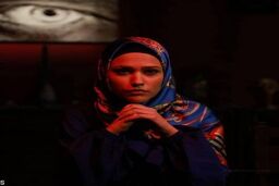عکس آدرینا صادقی(مائده سریال احضار)با چادر حریر و تصاویر خاص