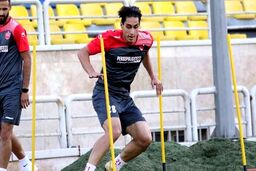 هشدار بازیکن باتجربه پرسپولیس با نادری: به استقلال نرو، پشیمان می‌شوی!
