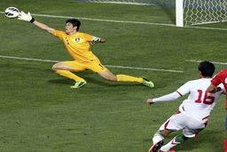 عکس جذاب از جوراب های گوچی با طرح گل تاریخی رضا 