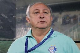 فریبا:باید استقلال را بکوبند، از نو بسازند