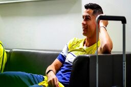 درآمد رونالدو از النصر ساعتی چند؟
