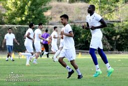 دیاباته و قایدی از استقلال جدا می شوند