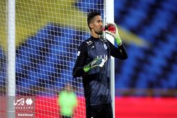 توافق بهترین دروازه بان لیگ با استقلال|مهاجم یاغی تمدید کرد