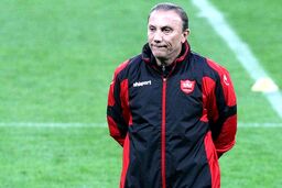 پرسپولیس فوری به خاطر شعار‌های نژاد پرستانه از الهلال شکایت کند