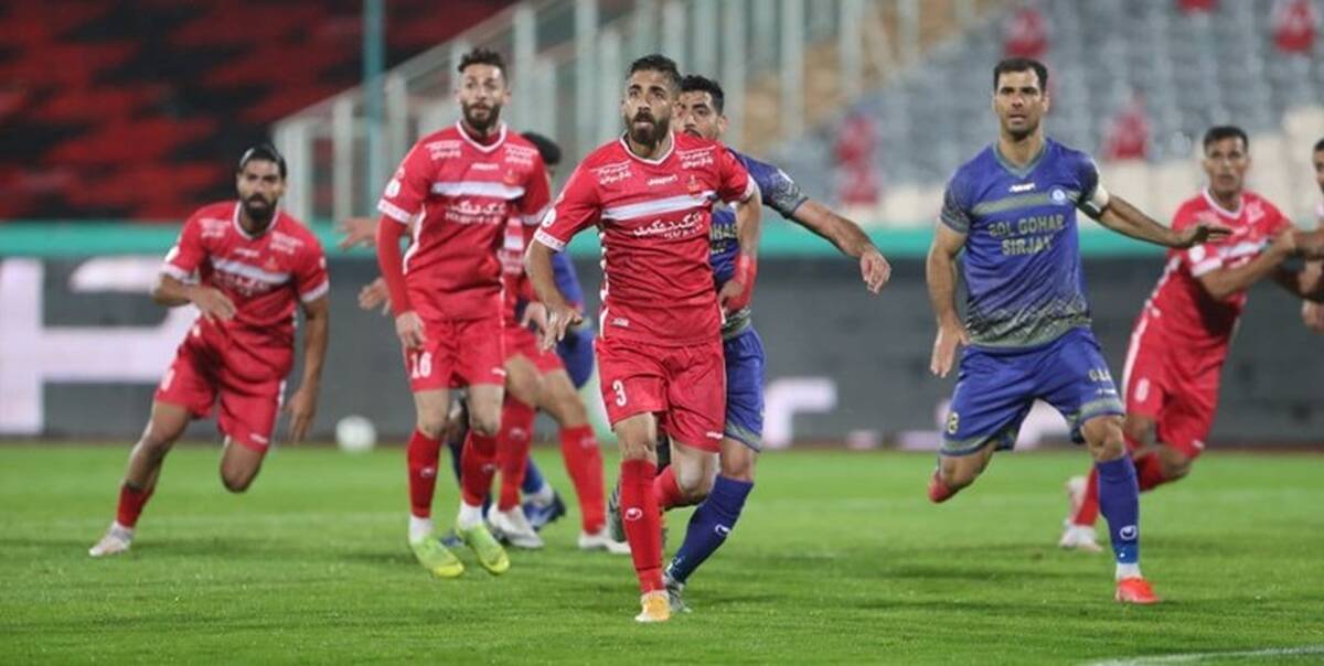 حرکت روحیه بخش مدافع پرسپولیس به مهاجم رقیب