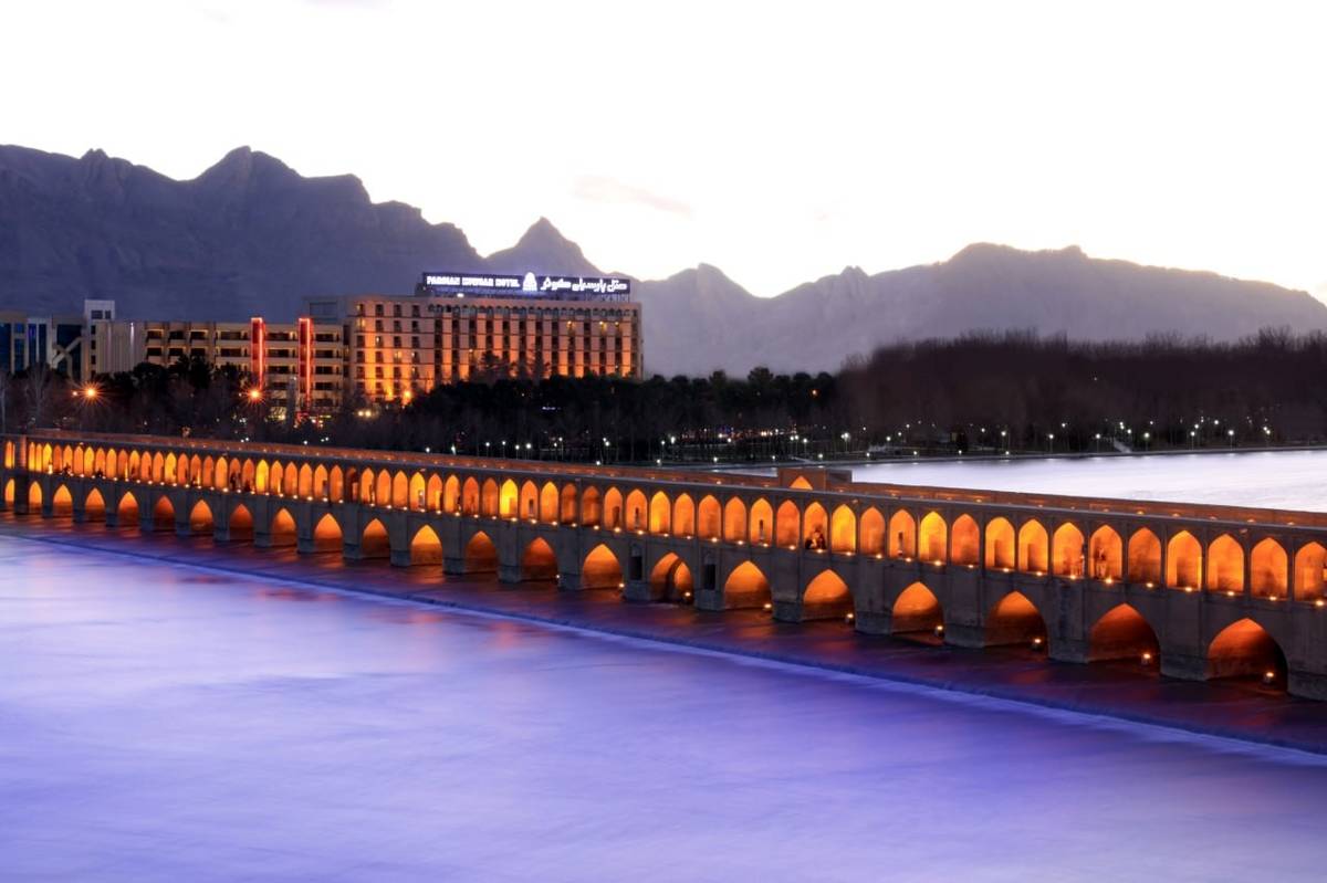 نقش اینترنت در رونق اجاره روزانه آپارتمان در اصفهان
