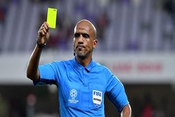 داور بازی استقلال - پاختاکور چه کسی است؟