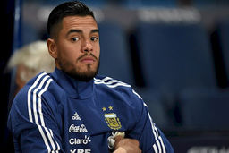 ستاره فوتبال با اهدای پارک بازی دردسرساز شد! + عکس

