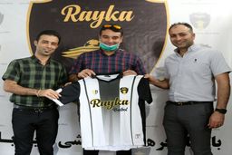 نظر محمدی یک‌سال با رایکا تمدید کرد