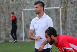 یک پرسپولیسی سرمربی تیم لیگ یکی شد

