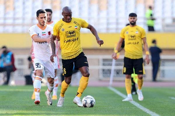 سپاهان بعد از دو هفته دربی اصفهان را برد و نفس کشید