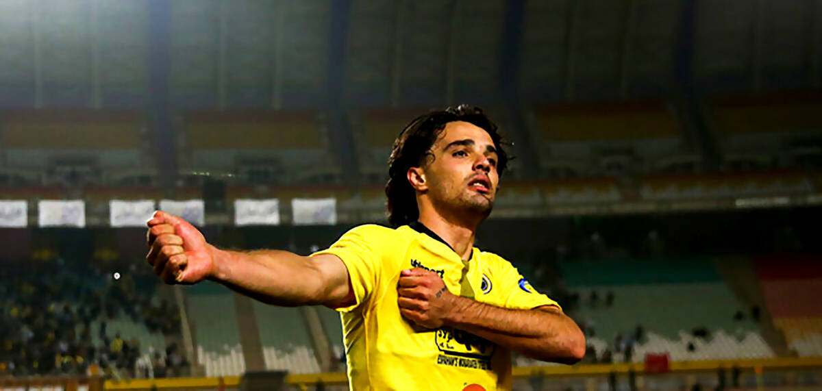 بازیکن ملی پوش را سمت سرخ ها هل دادند!