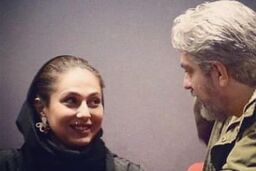 عکس رعنا آزادی ور در رستوران لاکچری|همسر مهدی پاکدل با چادر 