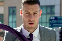 تفریحات لاکچری بازیکن بی‌تعهد در دبی با پول ایرانی‌ها! + عکس