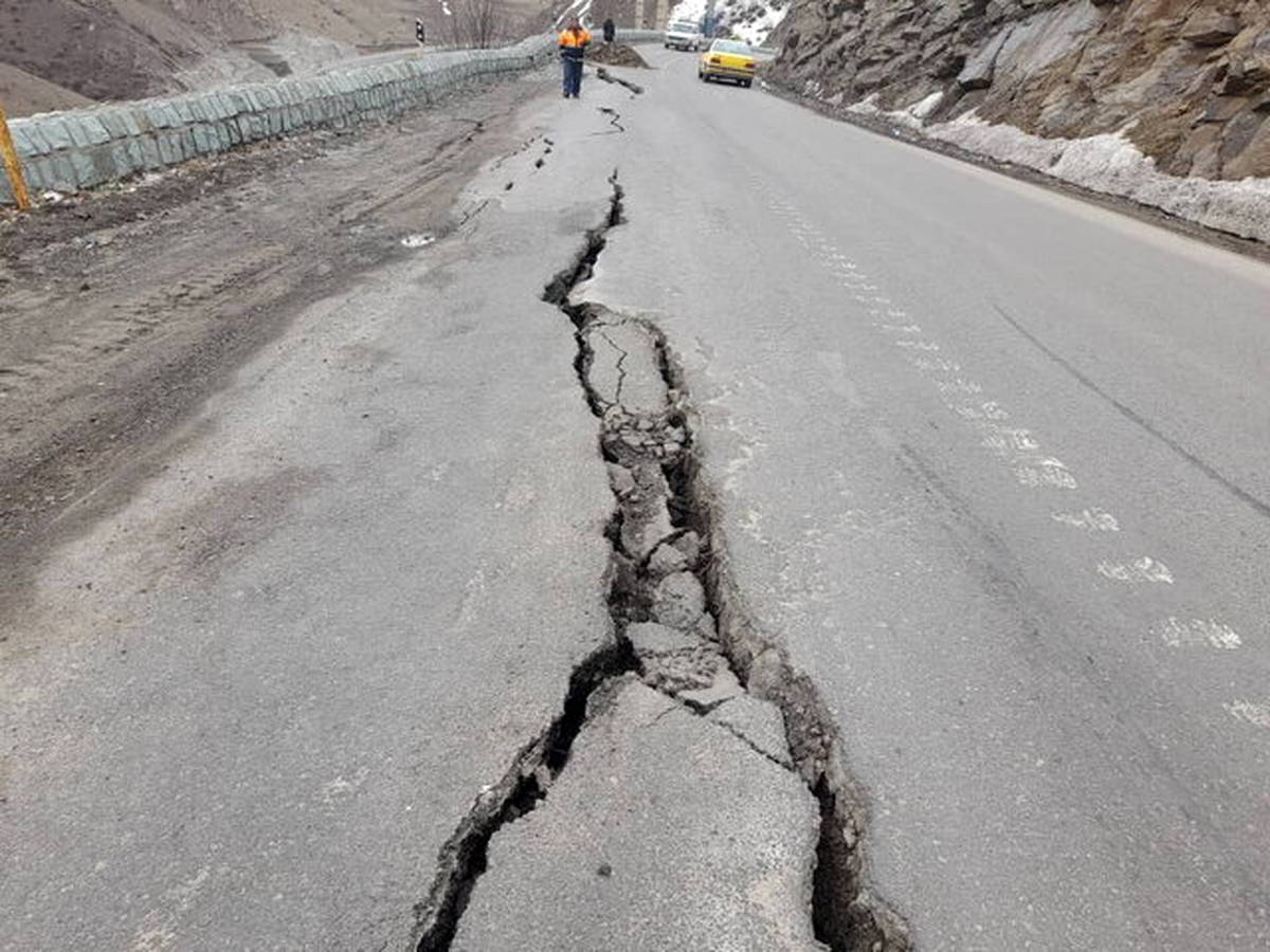 تصاویر هولناک از رانش عمیق جاده چالوس|خطر مرگ،جاده مسدود است