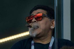 تنها شخصی که از مرگ تلخ مارادونا خبر ندارد! + جزئیات

