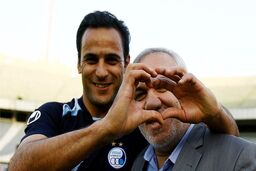 حمله تند به فتح الله زاده استقلال